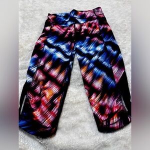 Athleta Multi-Color Capri Workout Pants size XS